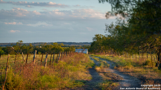 Listing photo id 24 for 4350 Fm 1339