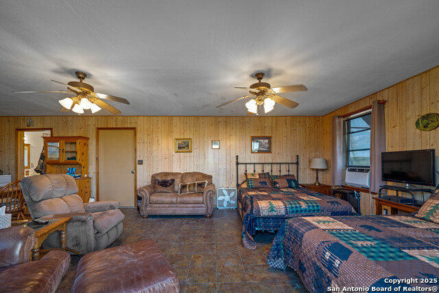 Listing photo id 29 for 4350 Fm 1339