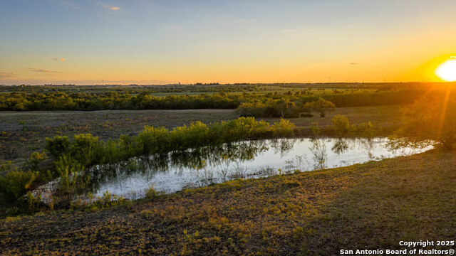 Listing photo id 4 for 4350 Fm 1339