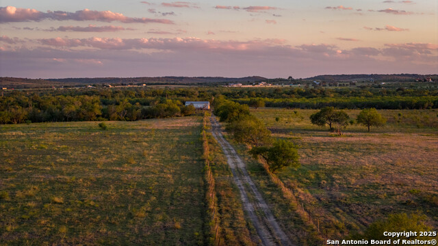 Listing photo id 5 for 4350 Fm 1339