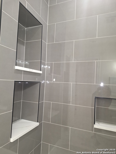 Image 25 of 47 For 15504 Capri  