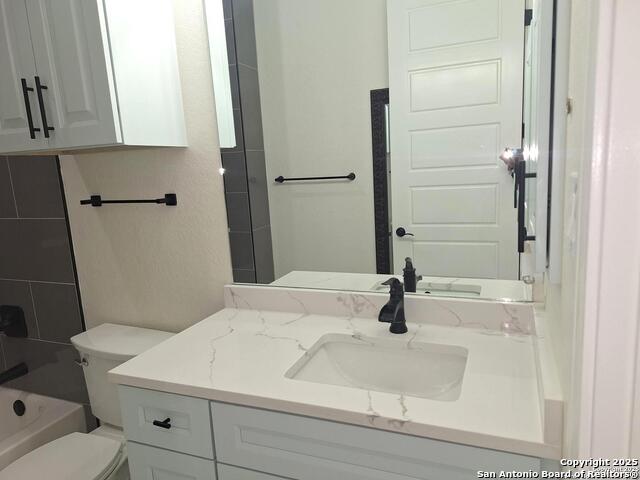 Image 26 of 47 For 15504 Capri  