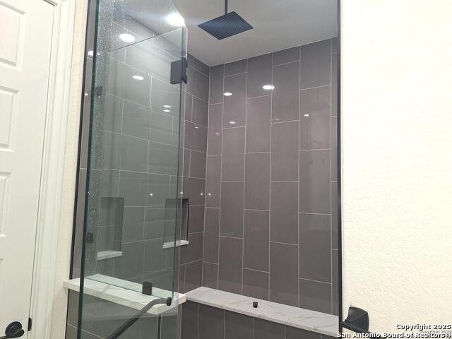 Image 32 of 47 For 15504 Capri  