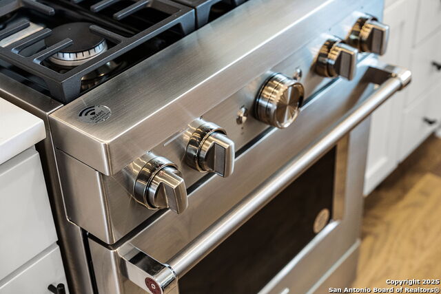 Image 7 of 61 For 110 Playmoor