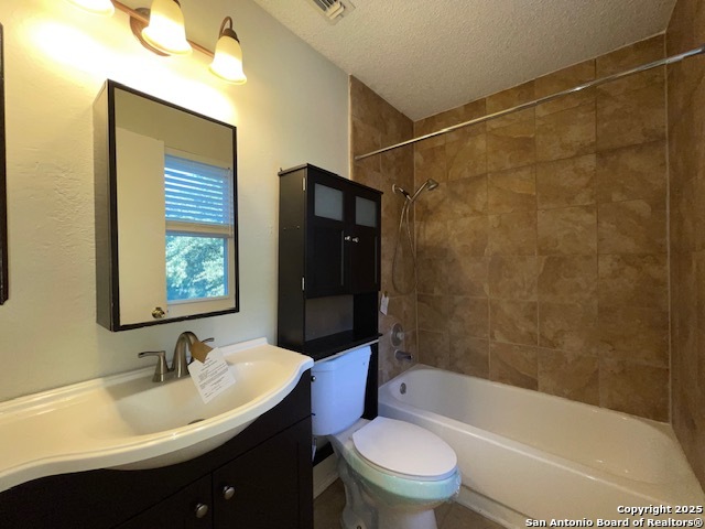 Image 13 of 19 For 7114 Breeze Hollow