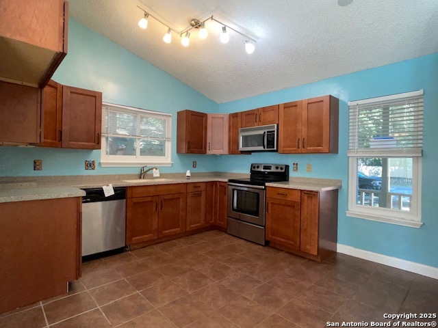 Image 16 of 19 For 7114 Breeze Hollow