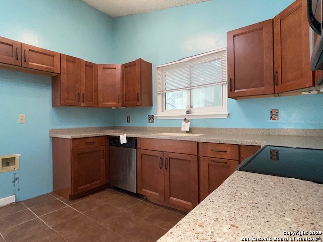 Image 17 of 19 For 7114 Breeze Hollow