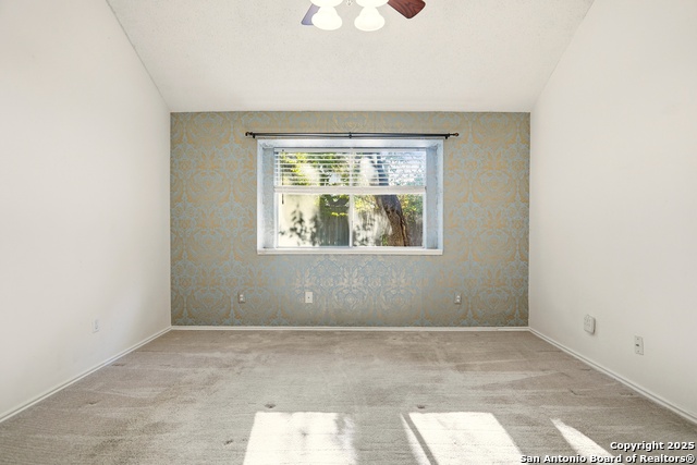 Listing photo id 11 for 7107 Quail Trace