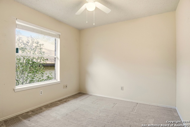 Listing photo id 14 for 7107 Quail Trace