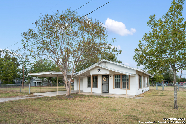 Details for 211 Hackberry S, Marion, TX 78124