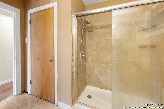 Image 10 of 16 For 211 Hackberry S