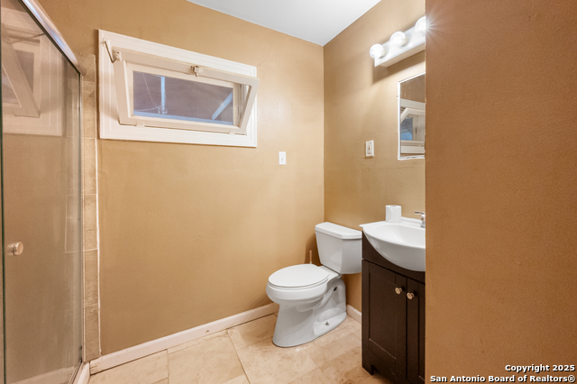 Image 11 of 16 For 211 Hackberry S