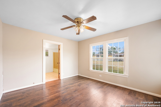 Image 12 of 16 For 211 Hackberry S