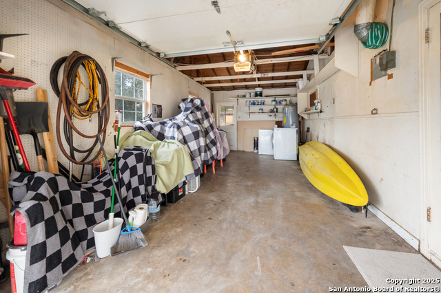 Image 16 of 16 For 211 Hackberry S