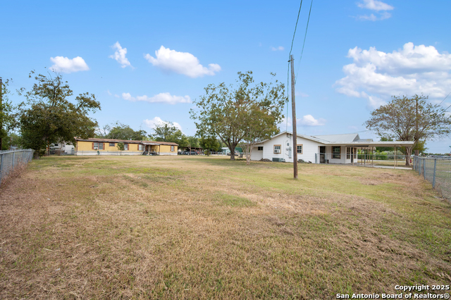 Image 4 of 16 For 211 Hackberry S