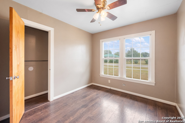 Image 8 of 16 For 211 Hackberry S