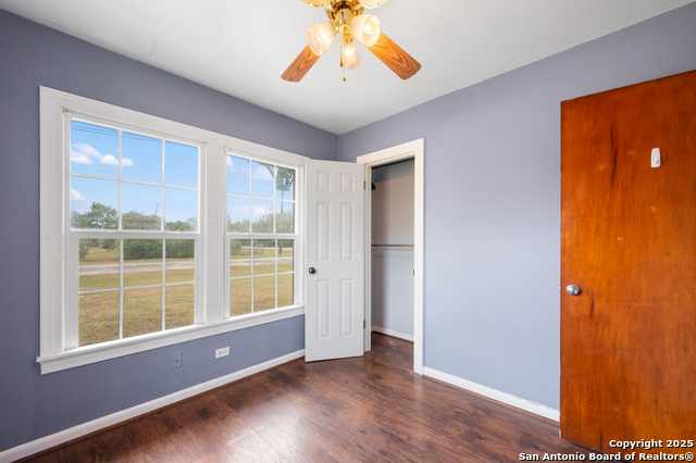 Image 9 of 16 For 211 Hackberry S