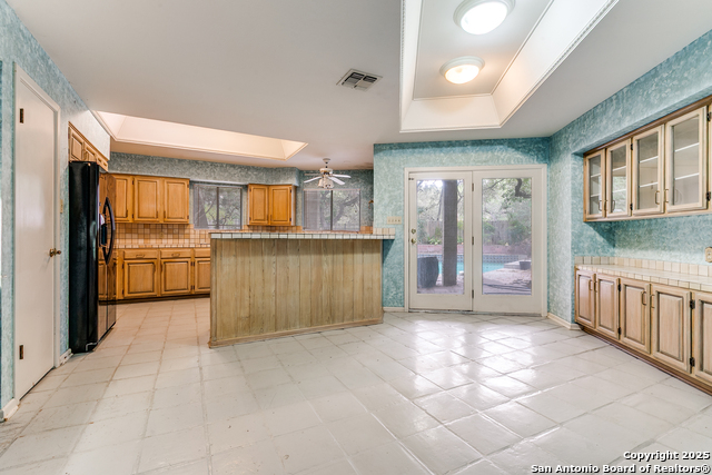 Image 12 of 27 For 3615 Hunters Point