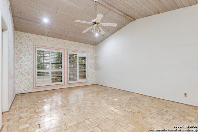 Image 21 of 27 For 3615 Hunters Point