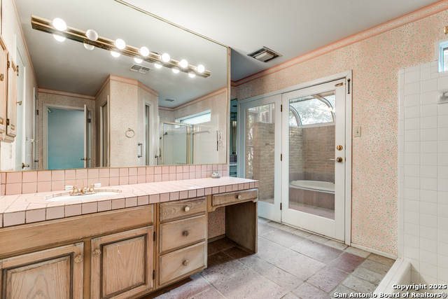 Image 22 of 27 For 3615 Hunters Point