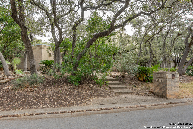 Image 24 of 27 For 3615 Hunters Point