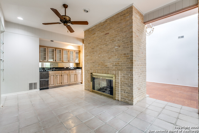 Image 9 of 27 For 3615 Hunters Point