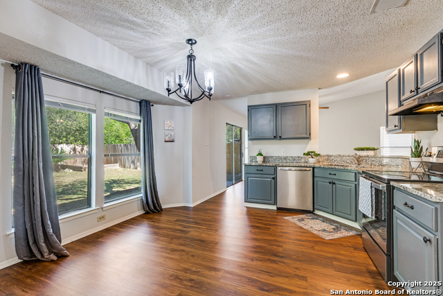 Image 11 of 25 For 10323 Country Vista