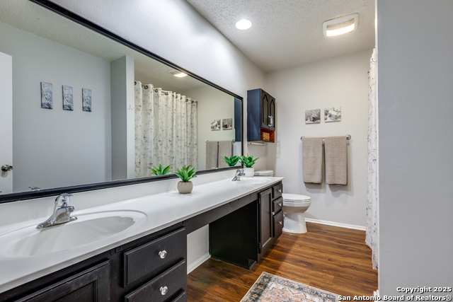 Image 17 of 25 For 10323 Country Vista