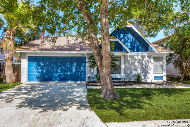 Image 2 of 25 For 10323 Country Vista