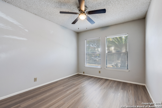 Image 22 of 25 For 10323 Country Vista