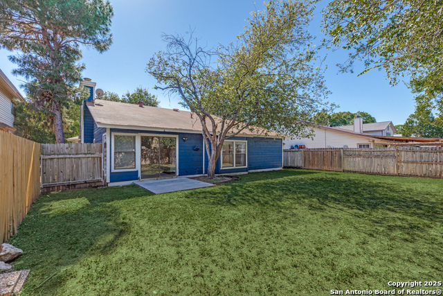 Image 24 of 25 For 10323 Country Vista