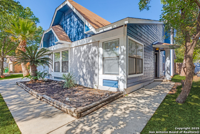 Image 3 of 25 For 10323 Country Vista