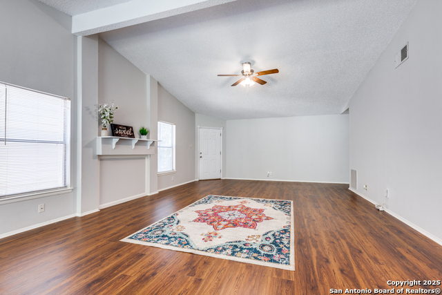 Image 5 of 25 For 10323 Country Vista