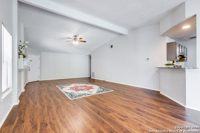 Image 6 of 25 For 10323 Country Vista