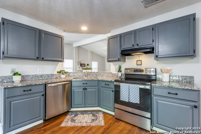 Image 9 of 25 For 10323 Country Vista