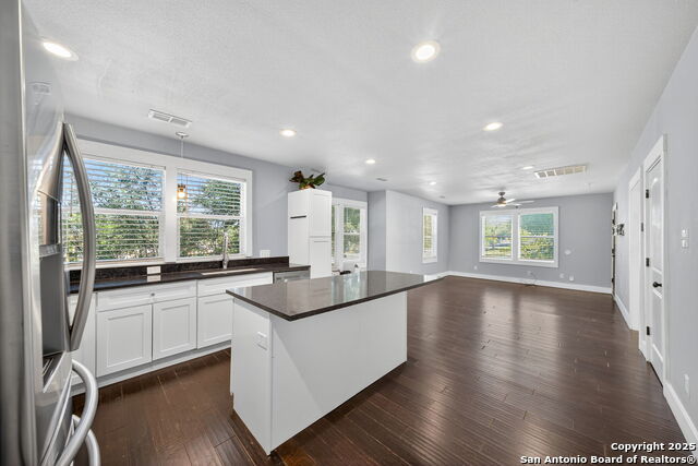 Listing photo id 8 for 1225 Michigan Ave