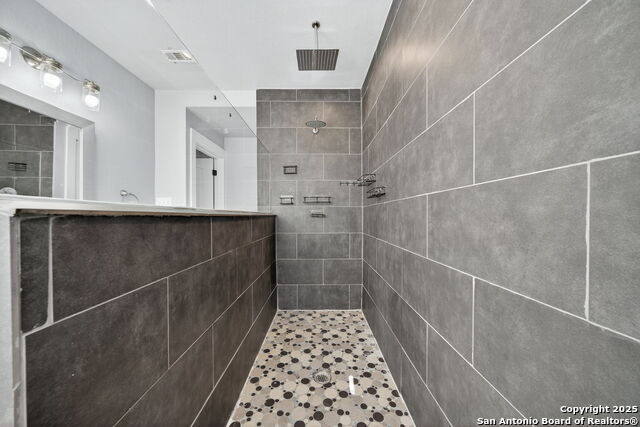 Listing photo id 14 for 1225 Michigan Ave