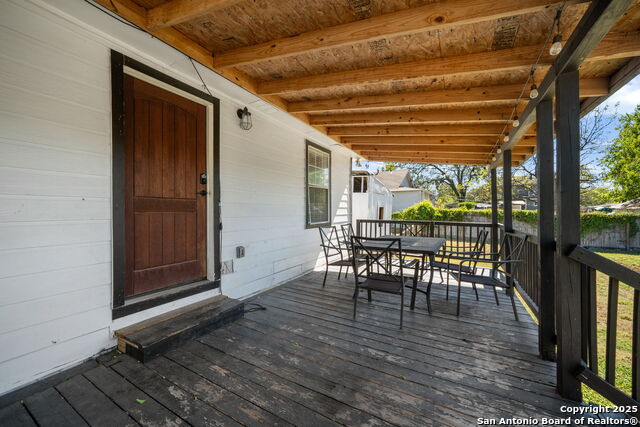 Listing photo id 18 for 1225 Michigan Ave