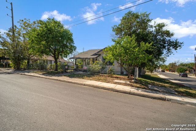 Listing photo id 23 for 1225 Michigan Ave