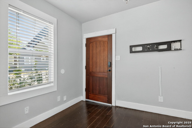 Listing photo id 1 for 1225 Michigan Ave