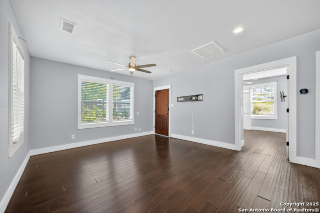 Listing photo id 4 for 1225 Michigan Ave