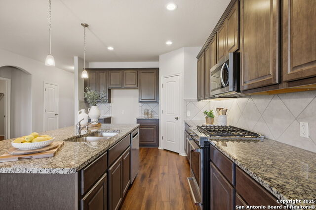 Image 17 of 43 For 14470 Costa Leon