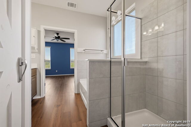 Image 22 of 43 For 14470 Costa Leon