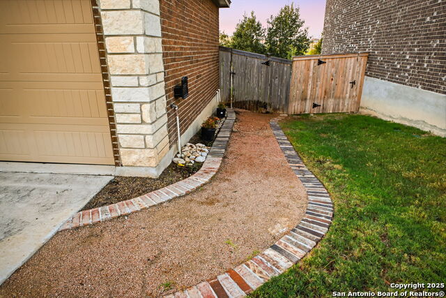 Image 5 of 43 For 14470 Costa Leon