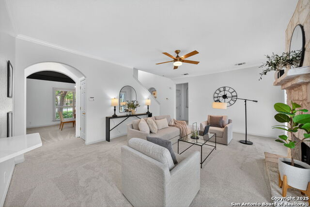 Image 10 of 37 For 210 English Oaks