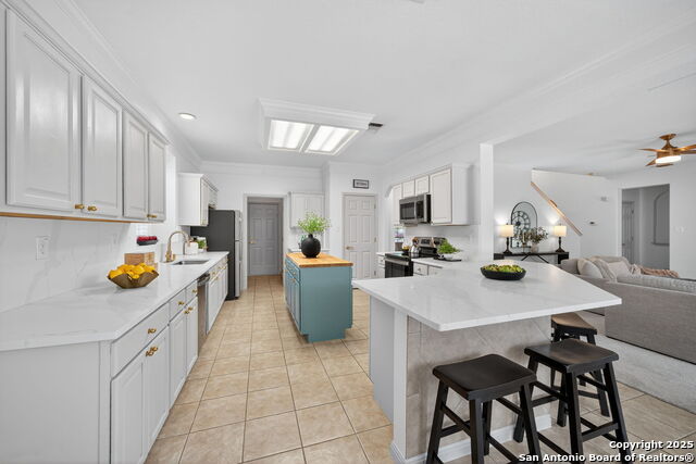 Image 13 of 37 For 210 English Oaks