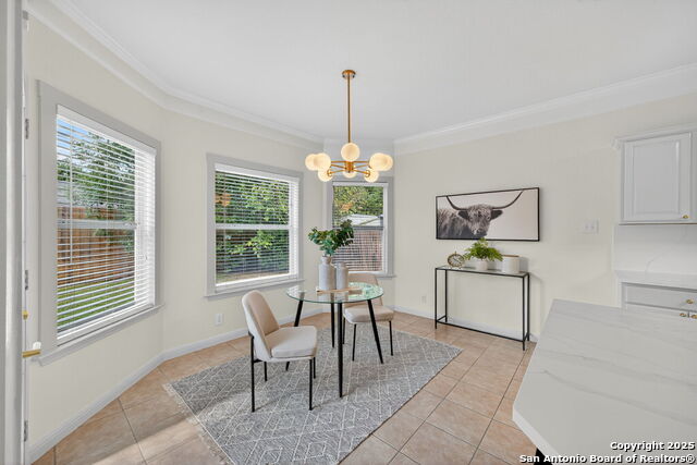 Image 18 of 37 For 210 English Oaks