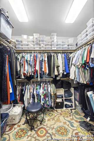 Listing photo id 11 for 1057 Roanoke Lane