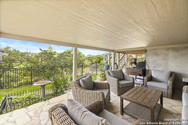 Listing photo id 15 for 1057 Roanoke Lane