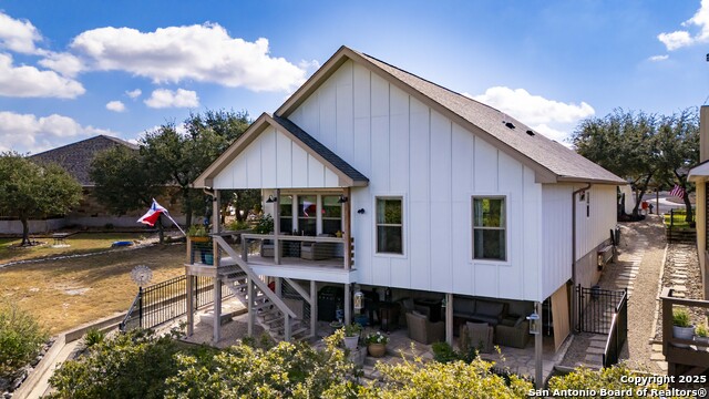 Listing photo id 1 for 1057 Roanoke Lane